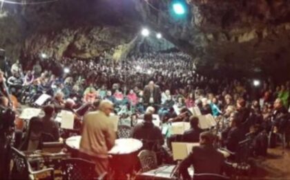 Concert aniversar la Peștera Românești. Intrarea este liberă