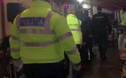 Petrecere oprită de polițiști: amendă de 15.000 de lei pentru nerespectarea restricțiilor impuse de pandemie