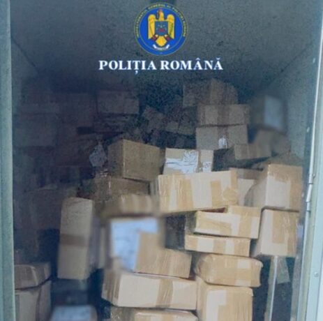 Peste 300 de colete cu articole pirotehnice, descoperite de poliţişti la Timişoara, într-o maşină oprită în trafic 1 Peste 300 de colete cu articole pirotehnice, descoperite de poliţişti la Timişoara, într-o maşină oprită în trafic