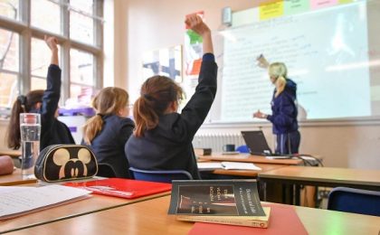 Consiliul Național al Elevilor susține proiectul de lege care elimină posibilitatea ca liceele pedagogice să formeze învățători