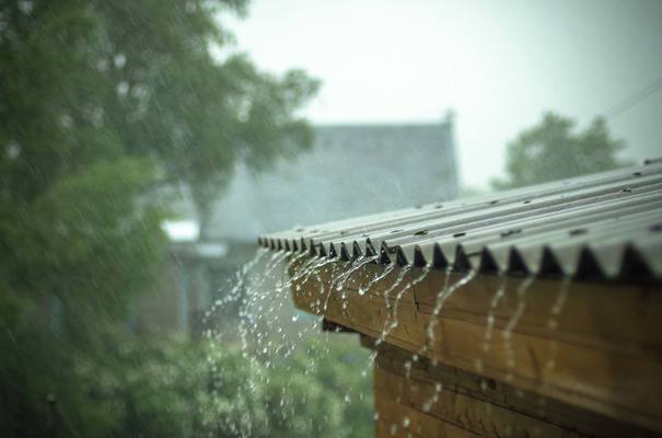 Cod galben de ploi în Banat și Crișana, apoi caniculă până duminică