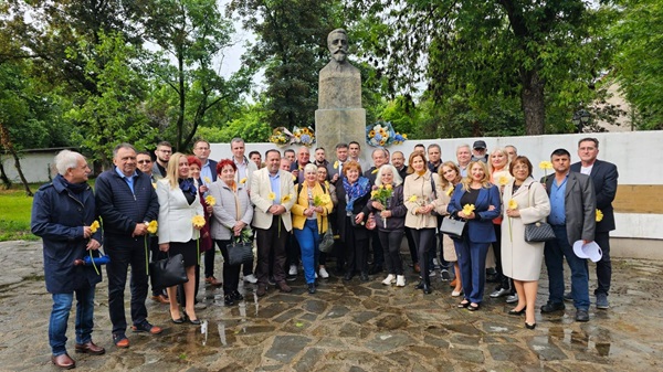 150 de ani de la înființarea PNL. Întâlnire a liberalilor timișeni în Parcul Ion I.C. Brătianu 1 150 de ani de la înființarea PNL. Întâlnire a liberalilor timișeni în Parcul Ion I.C. Brătianu