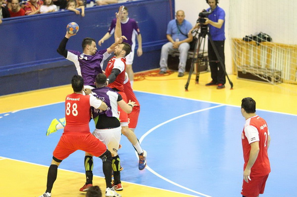 Poli, duel la Timișoara cu campioana Dinamo în primul meci oficial din 2023