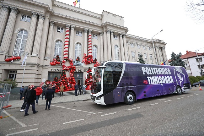 Visul alb-violet prinde contur. Alfred Simonis confirmă startul lucrărilor la noul stadion și clarifică „mitul” autocarului Poli. Liga I în 3 ani 4 poli timisoara autocar