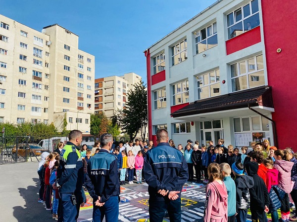 Proiect pilot de puncte de îmbarcare/debarcare a elevilor, la două școli din Timișoara