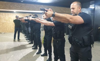 Polițiștii locali din cadrul Compartimentului de Intervenție Rapidă se perfecționează în gestionarea situațiilor conflictuale care pot apărea în teren