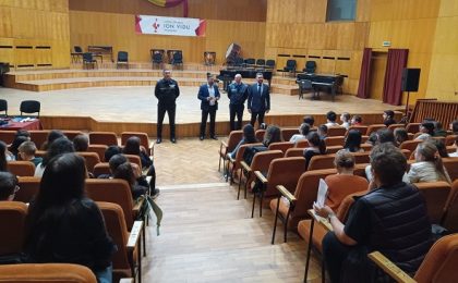 Polițiștii locali timișoreni au răspuns întrebărilor elevilor de la Liceul de Artă Ion Vidu