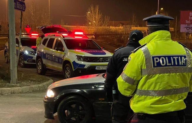Un vâlcean a furat o mașină din Timișoara, dar a fost prins de polițiști la Arad. A ajuns după gratii
