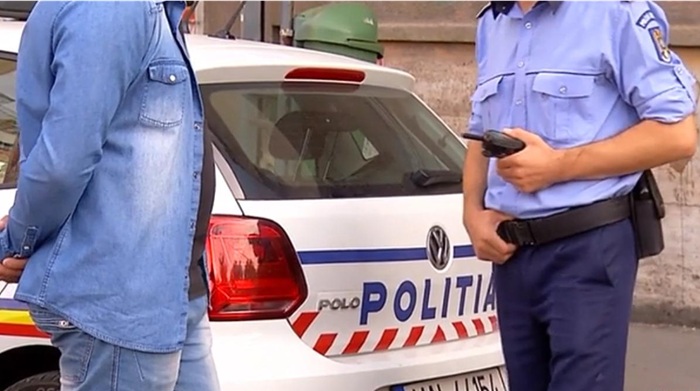 Momente de cumpănă pe o stradă din Timişoara. Un tânăr stătea pe şosea