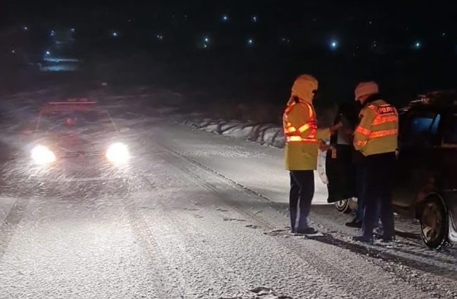 Pacient evadat de la Spitalul de Psihiatrie Jebel, cu mașina unui angajat, oprit în trafic la Bozovici