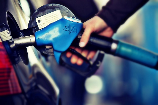 Litrul de benzină se apropie de 6 lei. Prețul carburanţilor în Timișoara, astăzi, 12 decembrie 2022