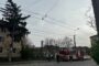Vântul a doborât materiale publicitare și un brad, în Timișoara. Pompierii au intervenit