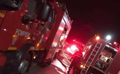 Incendiu violent într-un bloc din Ghiroda, oameni evacuați