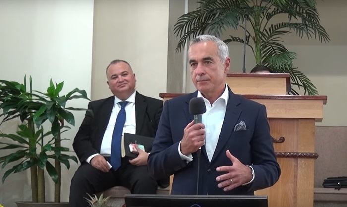 Rectorul unei universități din Timișoara se numără printre românii care îi sorb cuvintele candidatului surpriză Călin Georgescu