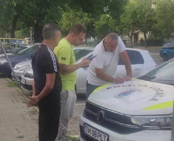 Un portofel pierdut de un bărbat pe o stradă din Timișoara a fost înapoiat proprietarului de polițiștii locali
