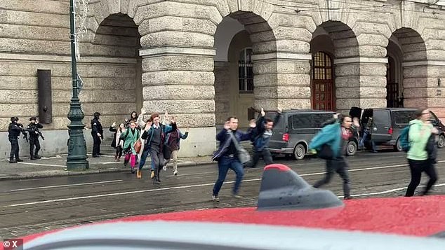 Împușcături la o universitate din Praga: sunt anunțați mai mulți morți și răniți 