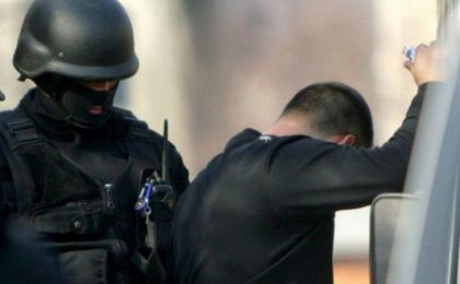 Peste 30 de kilograme de cocaină și pulbere psihoactivă, găsite la 3 bărbați din Arad
