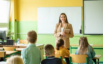 Patru universități din Timișoara, acreditate în anul 2025-2026 pentru formarea psihopedagogică a profesorilor