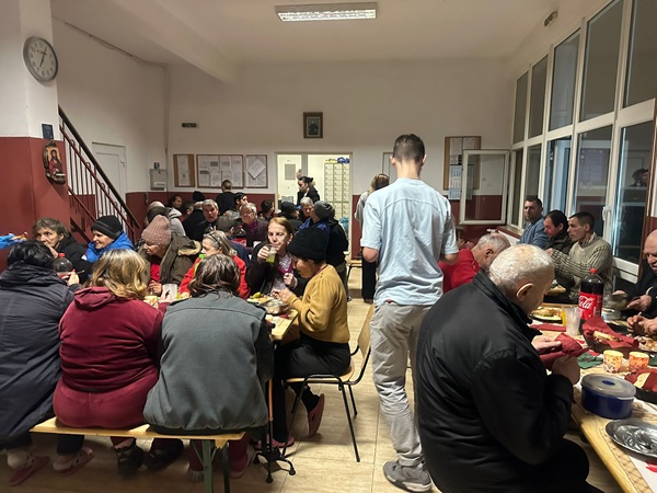 Proiect caritabil al elevilor de la Colegiul Național Bănățean din Timișoara pentru oamenii fără adăpost 3 proiect 3 1