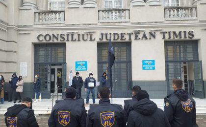 Proteste ale polițiștilor, inclusiv la Timișoara, în fața prefecturilor: “Nu mai acceptăm să fim folosiți pe post de mercenari ai interdicțiilor aplicate în numele COVIDULUI”