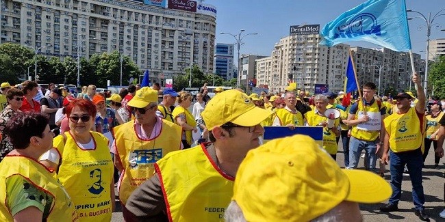 Proteste masive ale cadrelor didactice. Mai mulţi dascăli timişeni au plecat la Bucureşti