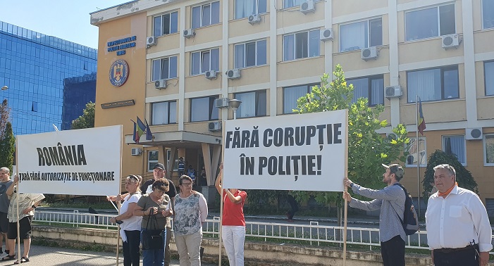 Protest împotriva corupției din poliție, în fața sediului IPJ Timiș