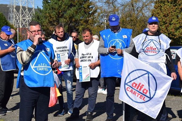 Protest al sindicaliștilor din Cartel Alfa în fața Termocentralei Mintia