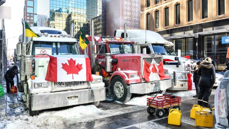 Dosare penale și arestări în Ottawa, unde camionagiii continuă să blocheze orașul. Nimeni nu știe când și cum se va încheia protestul