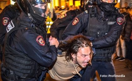 1.300 de oameni arestați la protestele din Rusia. „Acest regim s-a condamnat singur și își distruge tineretul”