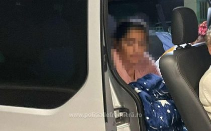 O mamă minoră a încercat să își scoată bebelușul din țară ascunzându-l sub o pătură. Drumul lor spre Belgia a fost oprit la Cenad