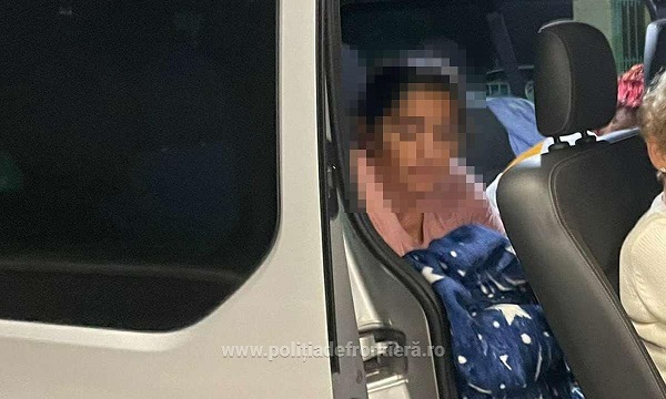 O mamă minoră a încercat să își scoată bebelușul din țară ascunzându-l sub o pătură. Drumul lor spre Belgia a fost oprit la Cenad
