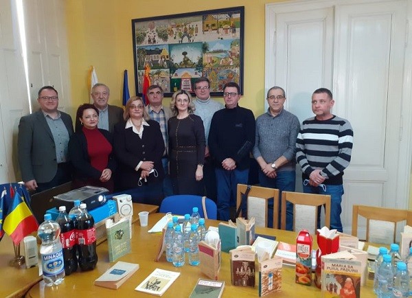 Radio Timișoara a donat cărți în Serbia, la Vârșeț