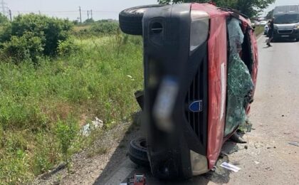 Un șofer cu alcoolemie de 1,73 mg/l s-a răsturnat cu mașina