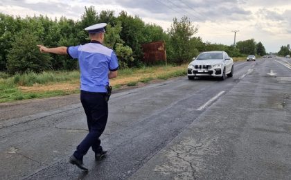 Poliţiştii din Timiş au intrat puternic peste şoferii iresponsabili: 58 de permise reţinute și 17 certificate de înmatriculare retrase