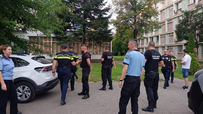Razie de amploare în Complexul Studenţesc din Timişoara: 11 adulţi şi un minor, ridicaţi de poliţişti