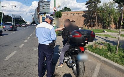 Razie-fulger în Timișoara: 11 motocicliști și 6 bicicliști au fost sancționați; 20 de certificate de înmatriculare retrase
