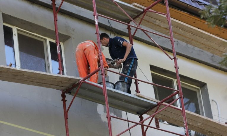 Încep lucrările de reabilitare termică a două blocuri din Timișoara. 3 ani au fost blocate proiectele