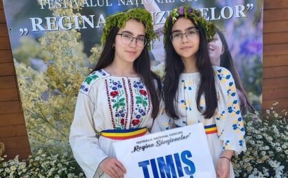"Prințesa Sânzienelor" este din Timiș! Riana și Andra Fudulu au reprezentat județul la Festivalul-Concurs "Regina Sânzienelor"