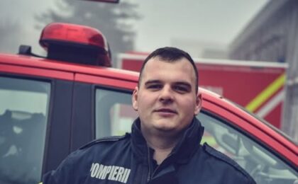Un pompier din Timișoara, aflat în timpul liber, a oprit flăcările care îi amenințau satul natal