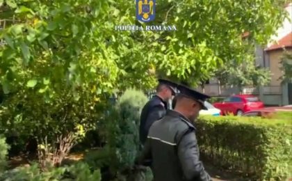 Suspectul unui furt dintr-un mijloc de transport în comun din Timișoara, reținut de polițiști. Îl recunoașteți? (VIDEO)