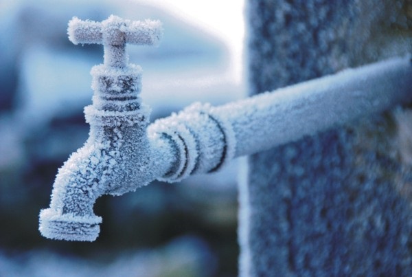 Principala ameninţare a instalaţiilor de apă este îngheţul! Sfaturi pentru protejarea acestora