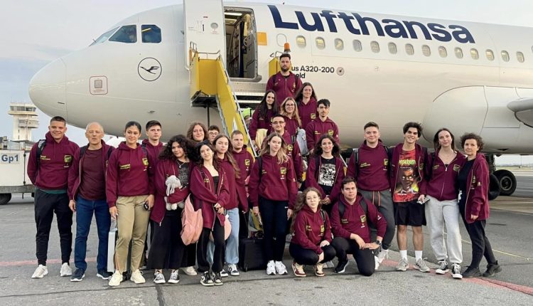 Echipa de robotică a Colegiului Național Pedagogic din Timișoara, susţinută financiar de Maria Grapini 1 Echipa de robotică a Colegiului Național Pedagogic din Timișoara, susţinută financiar de Maria Grapini