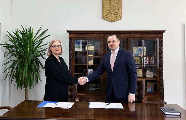 Apelurile copiilor la 116 111 au crescut cu 73%: Rogobete semnează protocol cu Asociația Telefonul Copilului