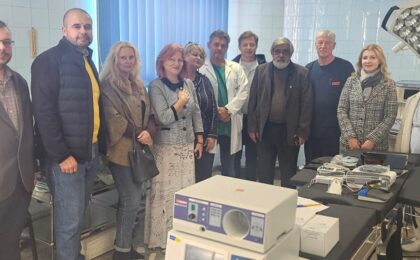 Aparatură ultramodernă pentru intervenții chirurgicale gratuite, donată Clinicii de Chirurgie Oro-Maxilo-Facială din Timișoara