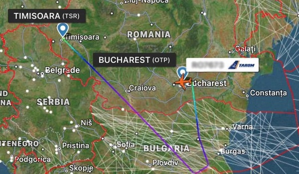 Un avion TAROM ce zbura din Timișoara în Egipt a aterizat de urgență pe Otopeni, după ce unui pilot i s-a făcut rău