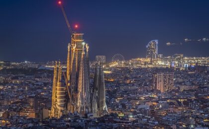 Sagrada Familia din Barcelona devine cea mai înaltă biserică din lume
