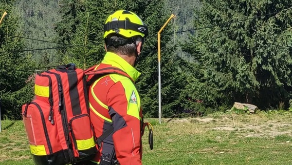 Două femei și un copil, salvați din Retezat