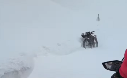 Salvamontiştii au intervenit pentru salvarea unei persoane care a urcat pe munte cu bicicleta