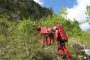 Turiști rătăciți într-o zonă sălbatică din Retezat. O femeie a căzut zeci de metri pe versant