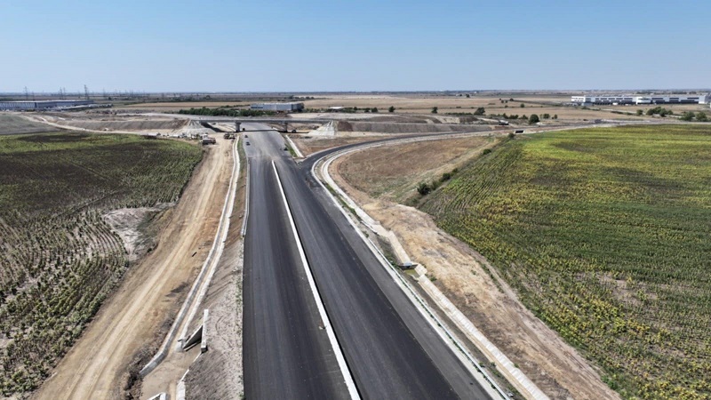 Video! Avansează lucrările pe şantierul drumului de legătură DN 69 - A1